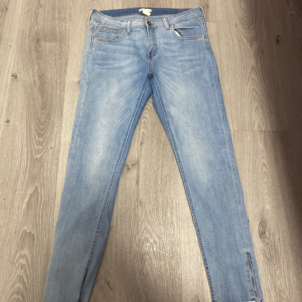 H&M Jeans.